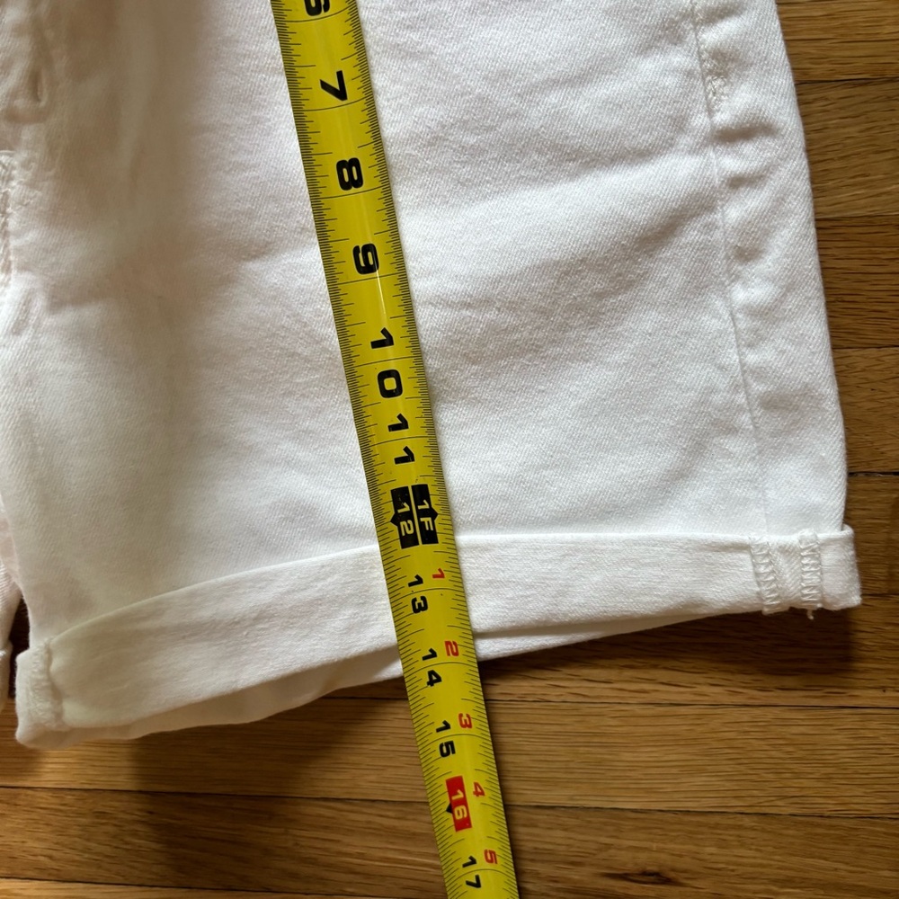 NWT GAP Women’s 5” White Mid Rise Girlfriend Denim Shorts 27/4P Festival Boho - Picture 6 of 7